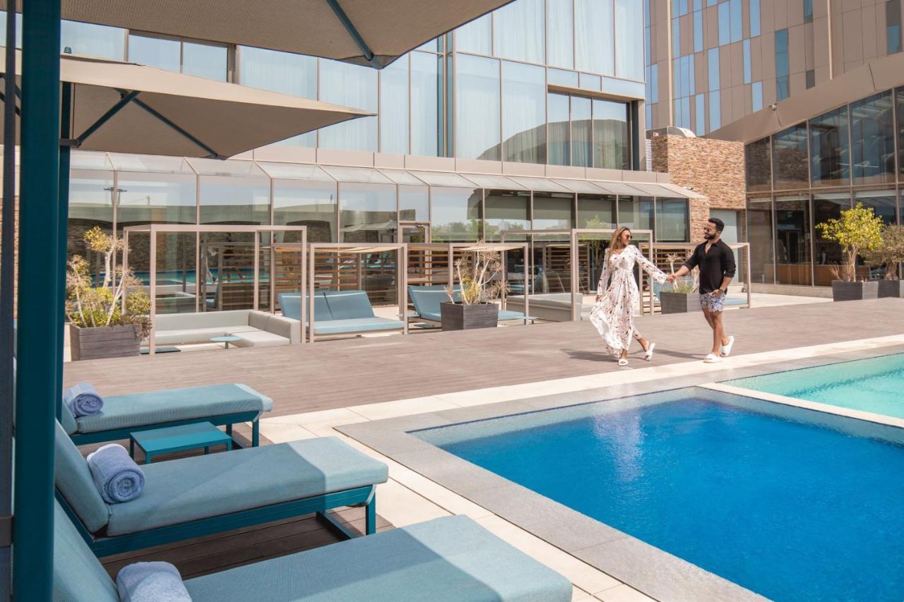 Jeddah Marriott Hotel Madinah Road Ngoại thất bức ảnh The pool at the hotel