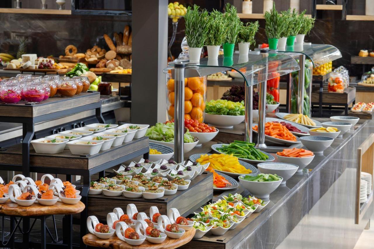 Jeddah Marriott Hotel Madinah Road Ngoại thất bức ảnh A salad bar