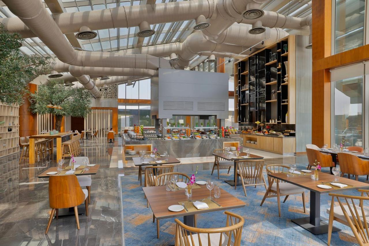 Jeddah Marriott Hotel Madinah Road Ngoại thất bức ảnh The Kitchen Table