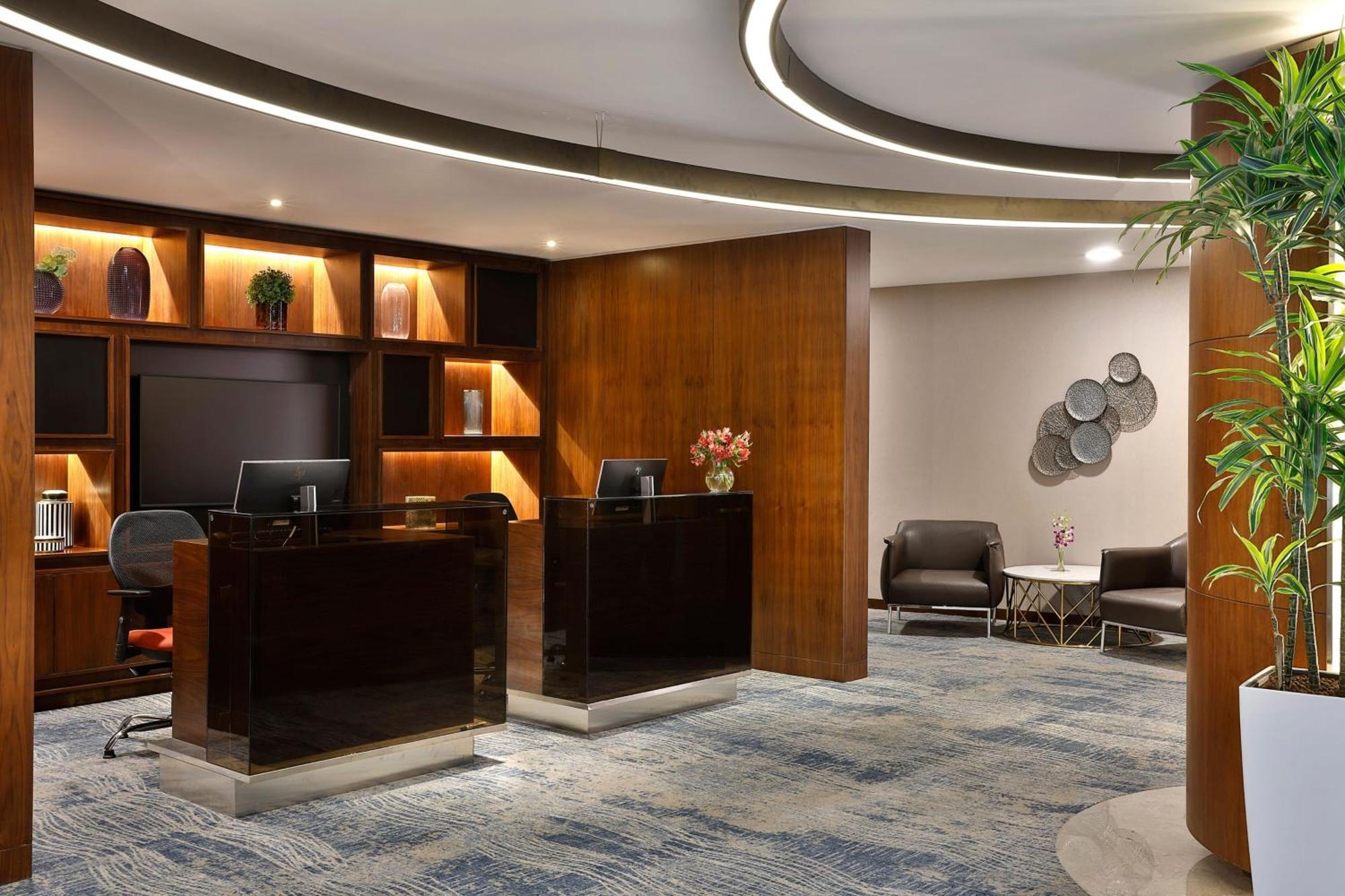 Jeddah Marriott Hotel Madinah Road Ngoại thất bức ảnh The interior of the lounge