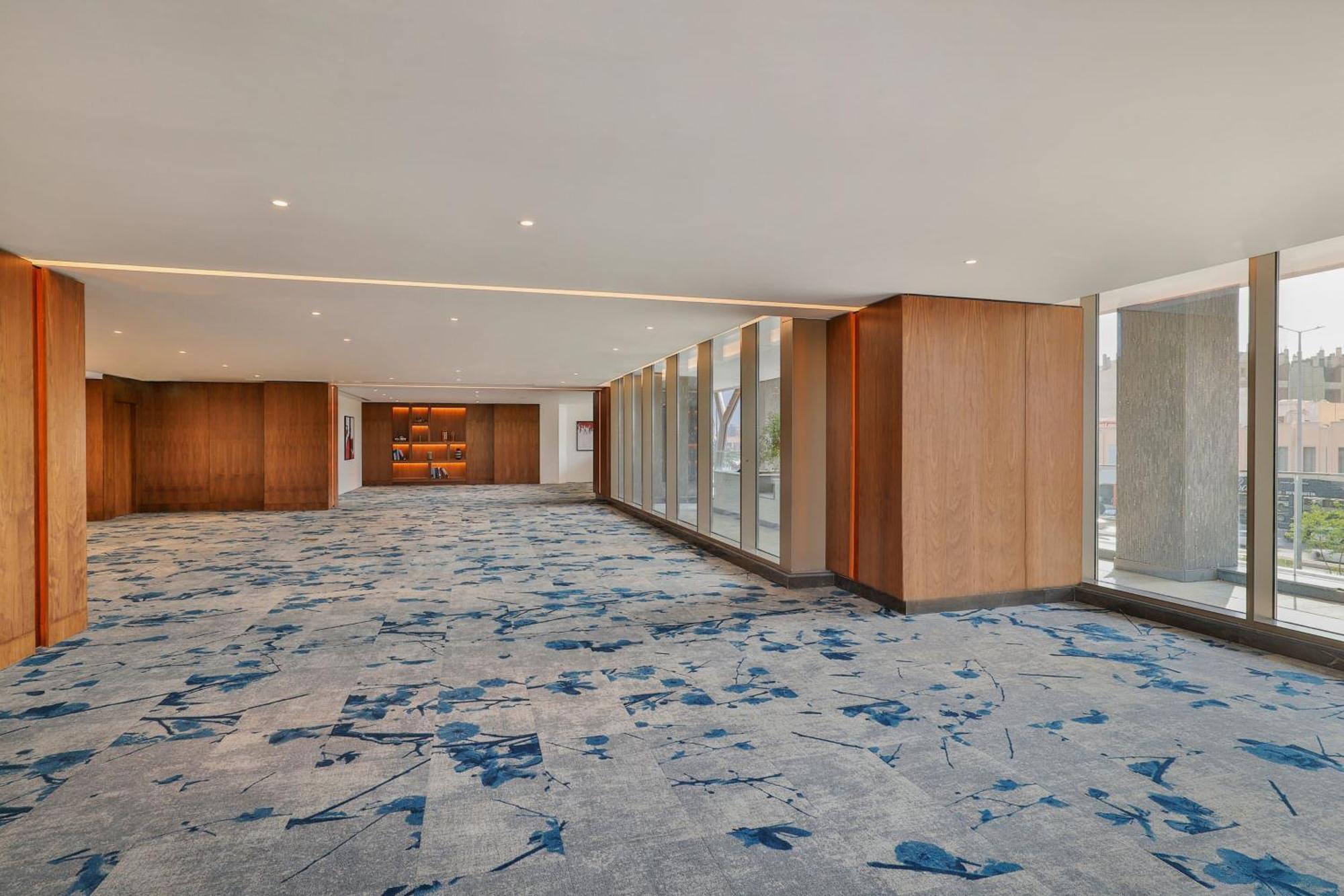 Jeddah Marriott Hotel Madinah Road Ngoại thất bức ảnh The interior of the hotel